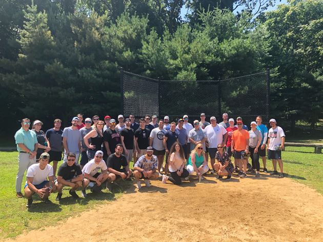 team-pic-softball-game